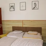 Pensión Melánia 3*