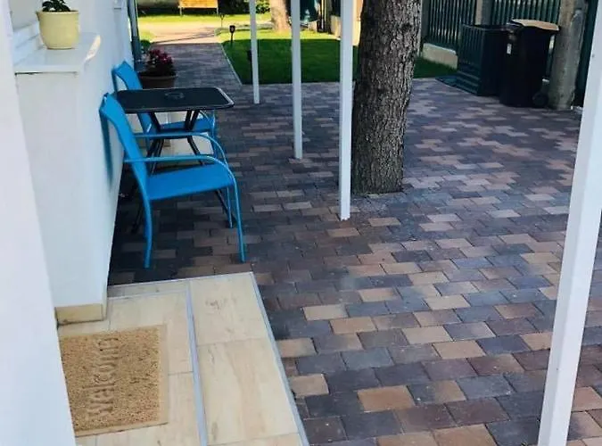 Melania Vendeghaz Balatonfőkajár