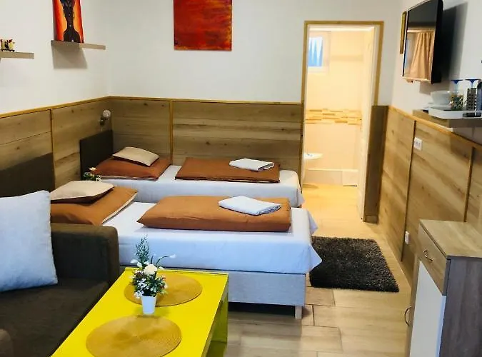 Melánia 3* Balatonfőkajár